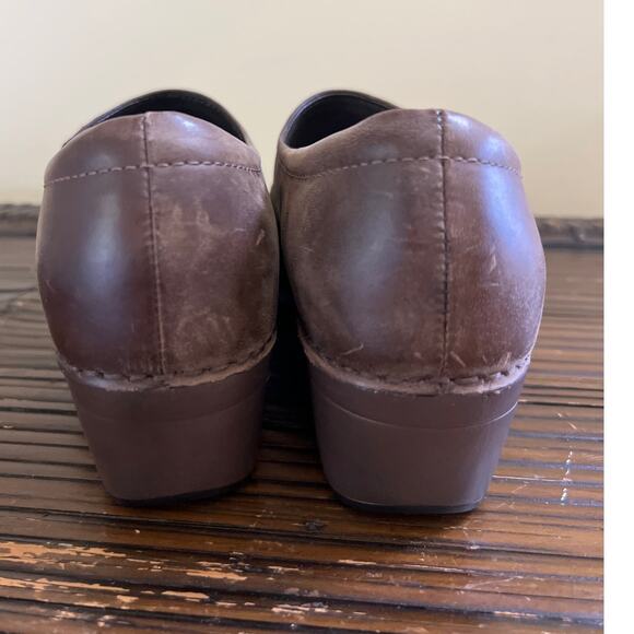 Dansko Stacie Women's Brown Leather Slip On Work Comfort Clogs Size 39 8.5 - Picture 4 of 7